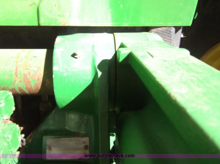 image for item 3461 1998 John Deere 8100 MFWD tractor