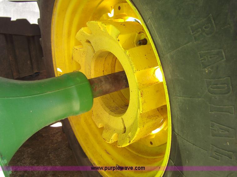 image for item 3461 1998 John Deere 8100 MFWD tractor