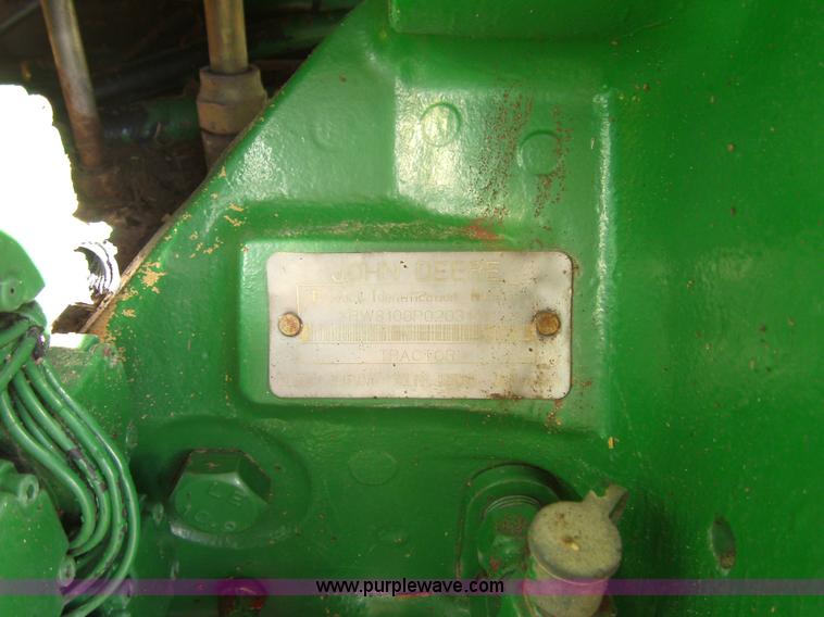 image for item 3461 1998 John Deere 8100 MFWD tractor