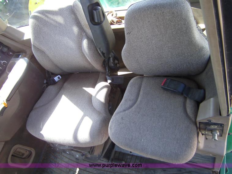 image for item 3462 2002 John Deere 9420 4WD tractor