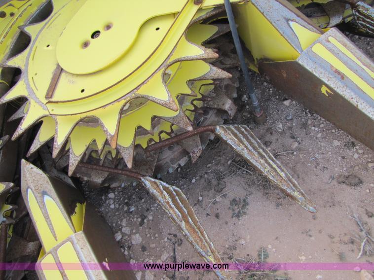 image for item 3475 2004 John Deere 688 rotary forage head