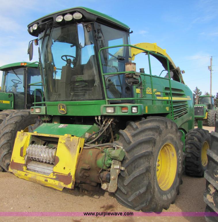 image for item 3476 2006 John Deere 7700 forage harvester