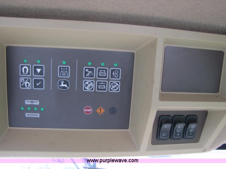 image for item 3476 2006 John Deere 7700 forage harvester