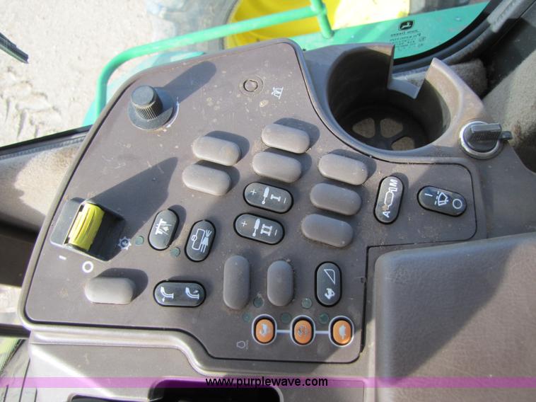 image for item 3476 2006 John Deere 7700 forage harvester