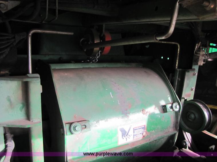 image for item 3476 2006 John Deere 7700 forage harvester