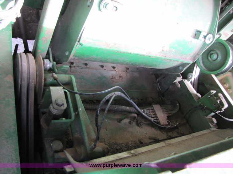 image for item 3476 2006 John Deere 7700 forage harvester