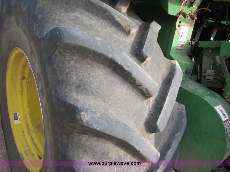 image for item 3476 2006 John Deere 7700 forage harvester