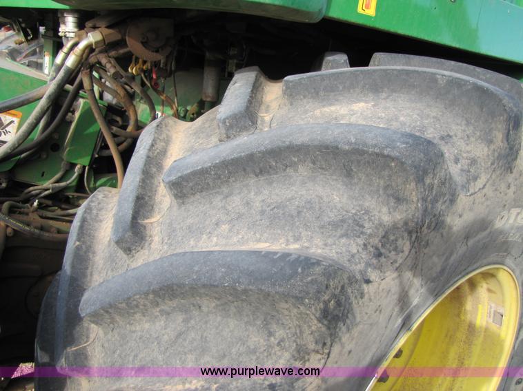 image for item 3476 2006 John Deere 7700 forage harvester
