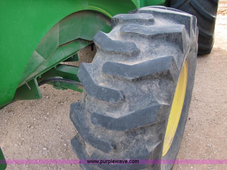 image for item 3476 2006 John Deere 7700 forage harvester