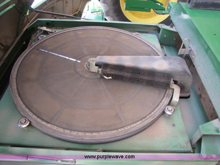 image for item 3476 2006 John Deere 7700 forage harvester