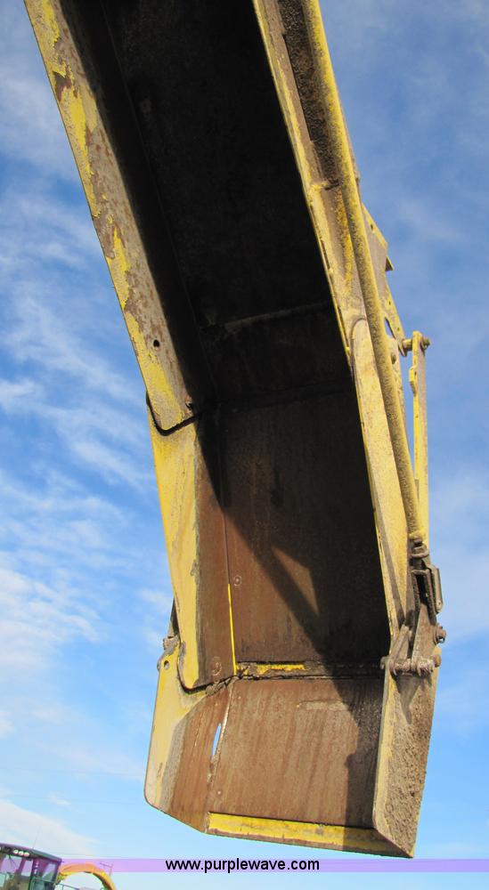 image for item 3476 2006 John Deere 7700 forage harvester