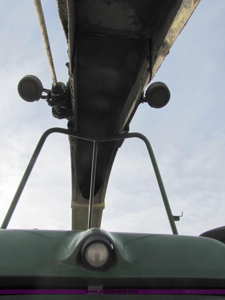 image for item 3476 2006 John Deere 7700 forage harvester