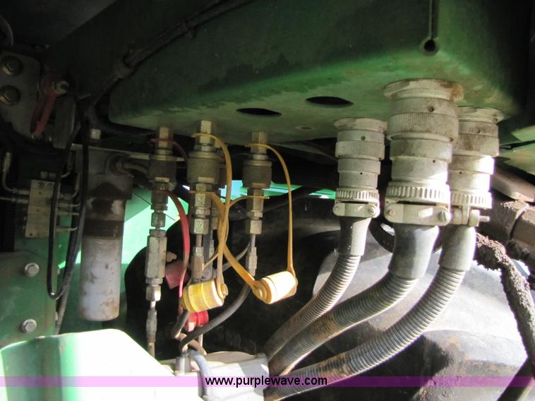 image for item 3476 2006 John Deere 7700 forage harvester