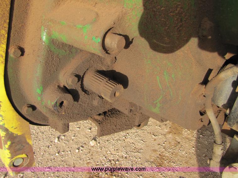 image for item 3476 2006 John Deere 7700 forage harvester