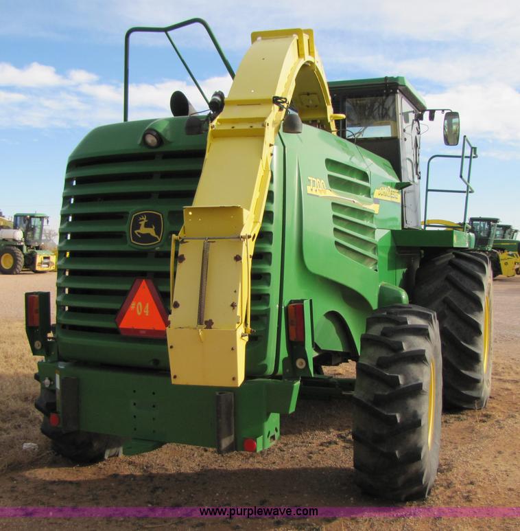 image for item 3477 2005 John Deere 7700 forage harvester