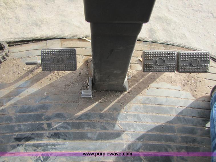 image for item 3477 2005 John Deere 7700 forage harvester