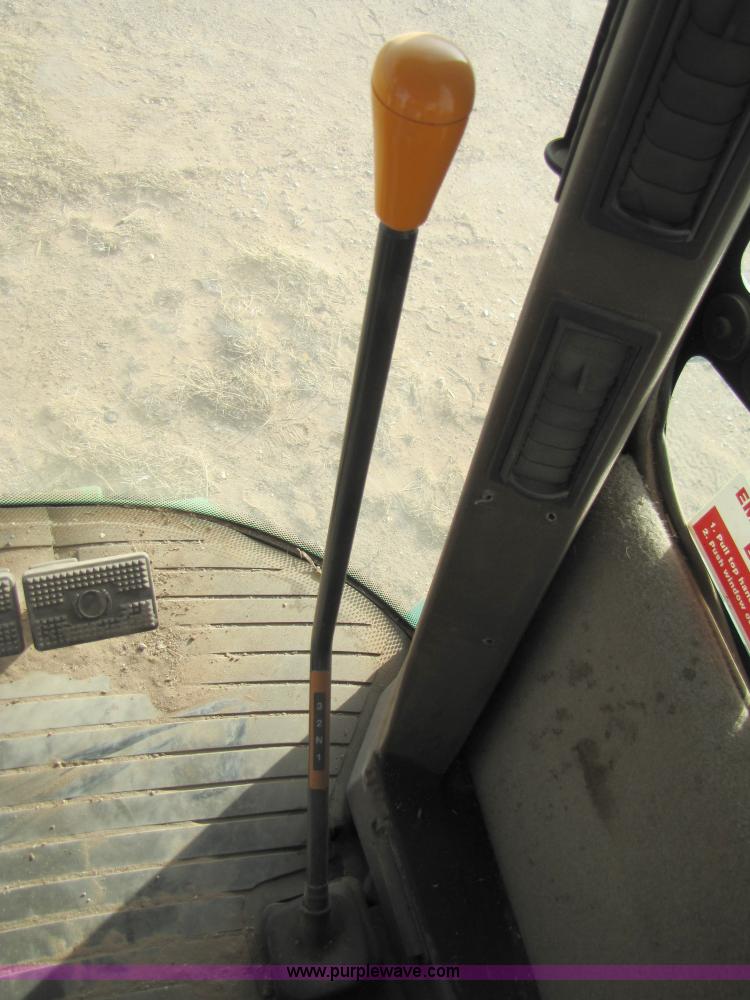 image for item 3477 2005 John Deere 7700 forage harvester