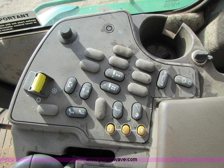 image for item 3477 2005 John Deere 7700 forage harvester