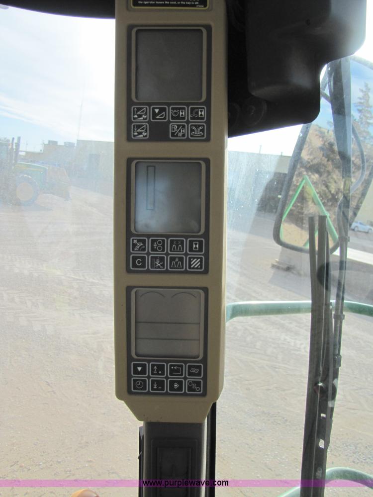 image for item 3477 2005 John Deere 7700 forage harvester