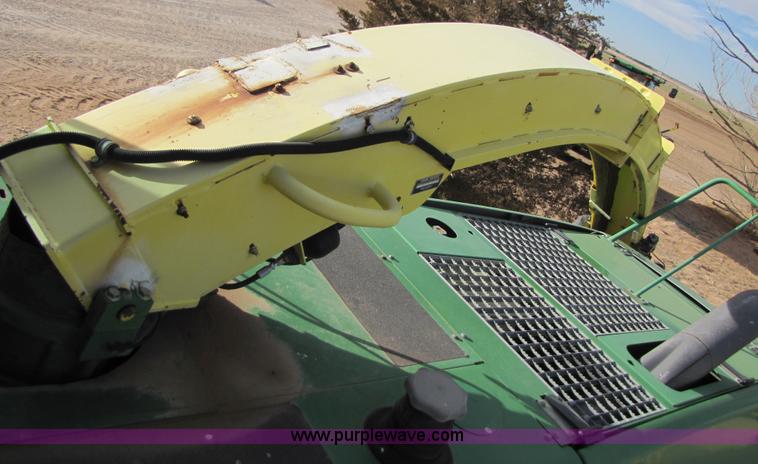 image for item 3477 2005 John Deere 7700 forage harvester