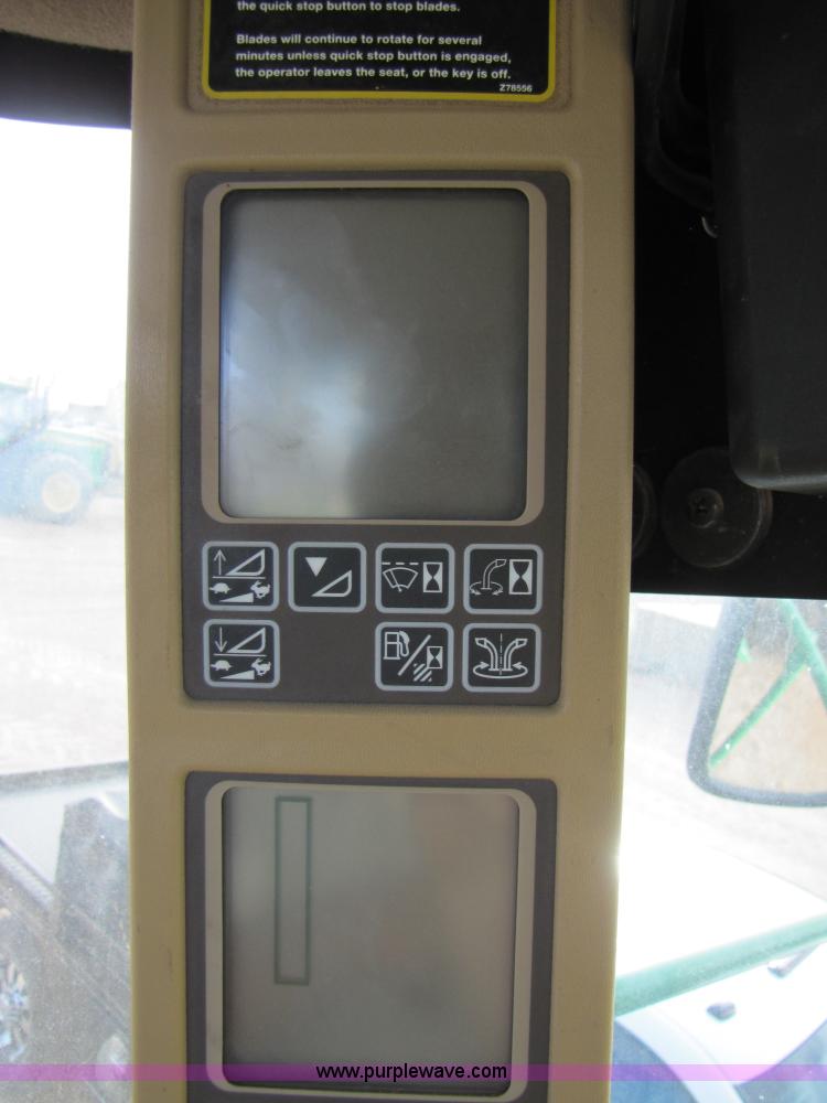 image for item 3477 2005 John Deere 7700 forage harvester