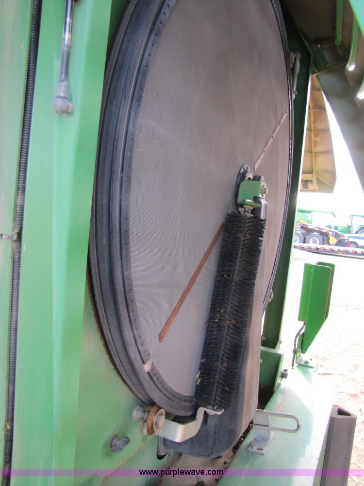 image for item 3477 2005 John Deere 7700 forage harvester