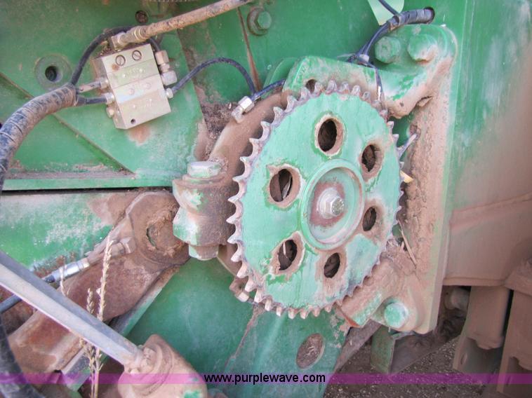 image for item 3477 2005 John Deere 7700 forage harvester