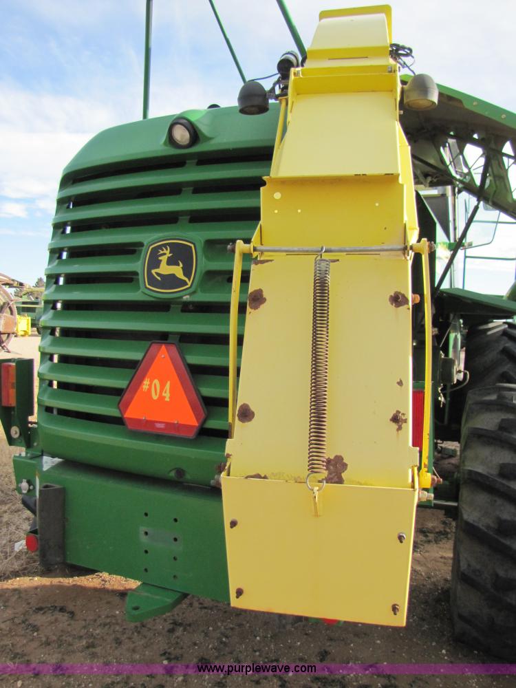 image for item 3477 2005 John Deere 7700 forage harvester