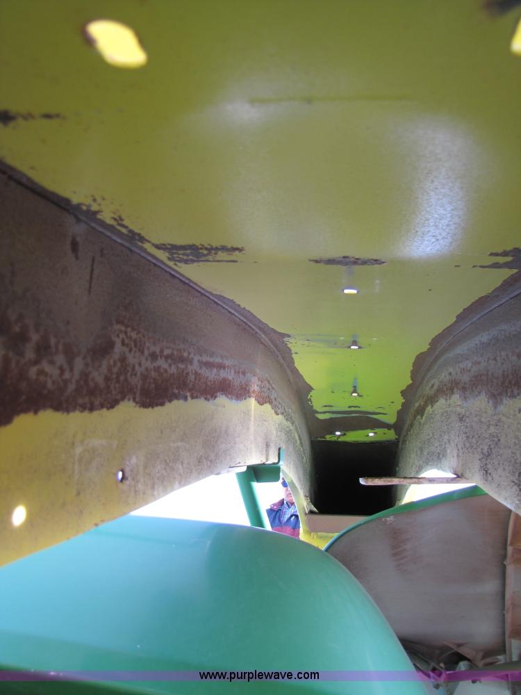 image for item 3477 2005 John Deere 7700 forage harvester