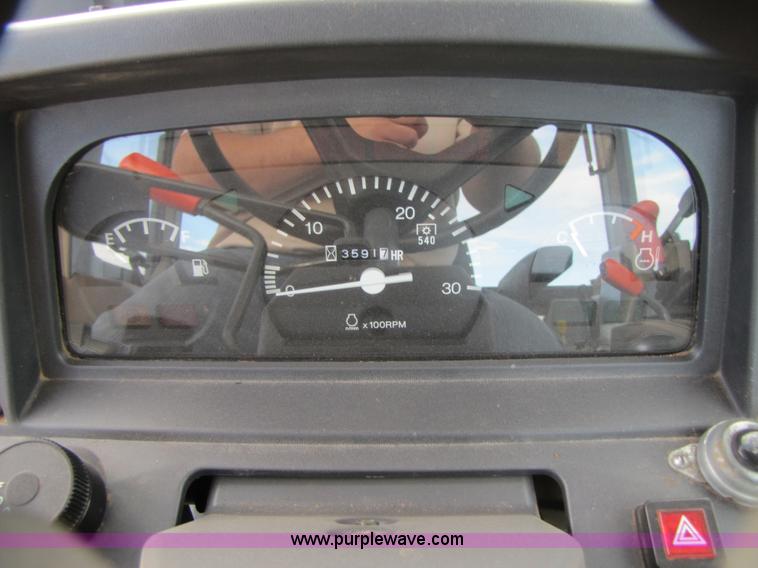 image for item 3479 2004 Kubota M105S MFWD tractor