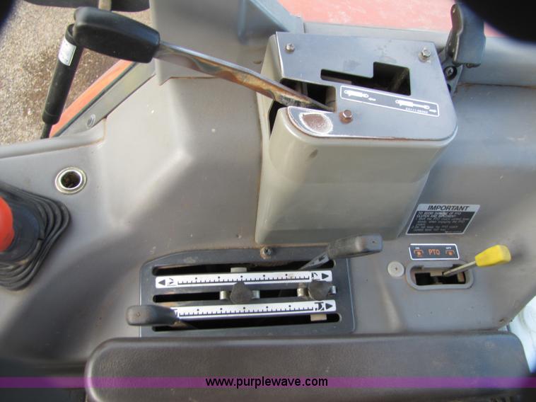 image for item 3479 2004 Kubota M105S MFWD tractor