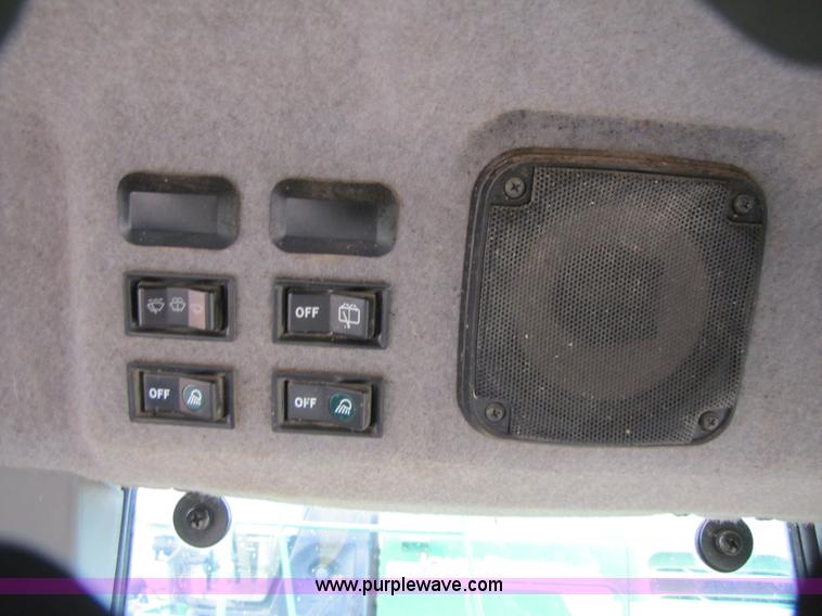 image for item 3479 2004 Kubota M105S MFWD tractor