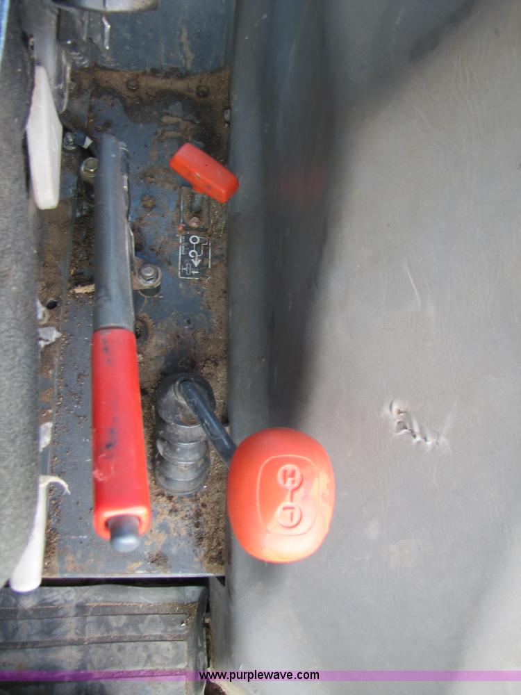 image for item 3479 2004 Kubota M105S MFWD tractor