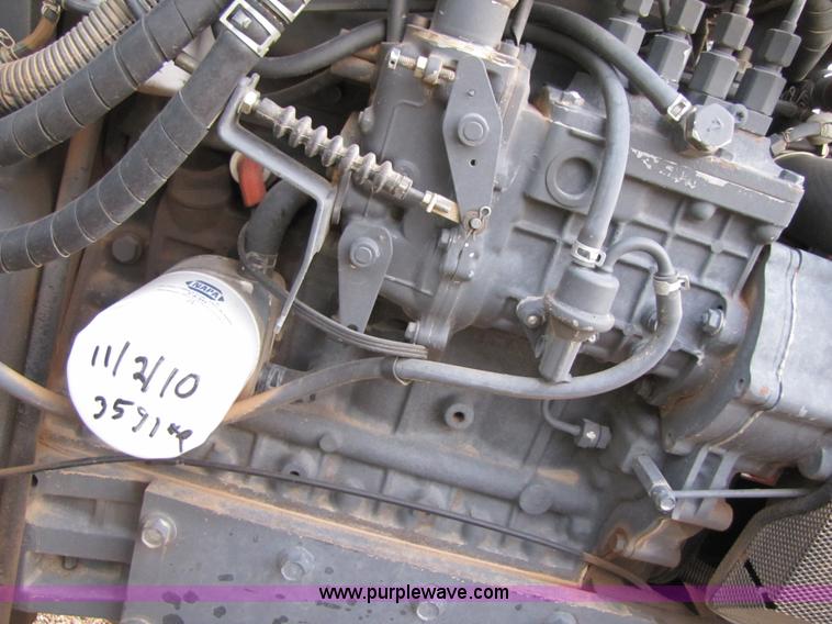 image for item 3479 2004 Kubota M105S MFWD tractor