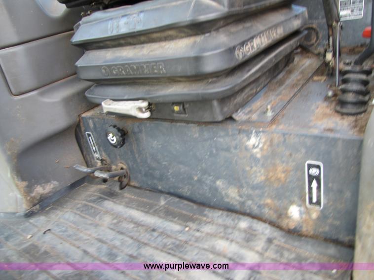 image for item 3479 2004 Kubota M105S MFWD tractor