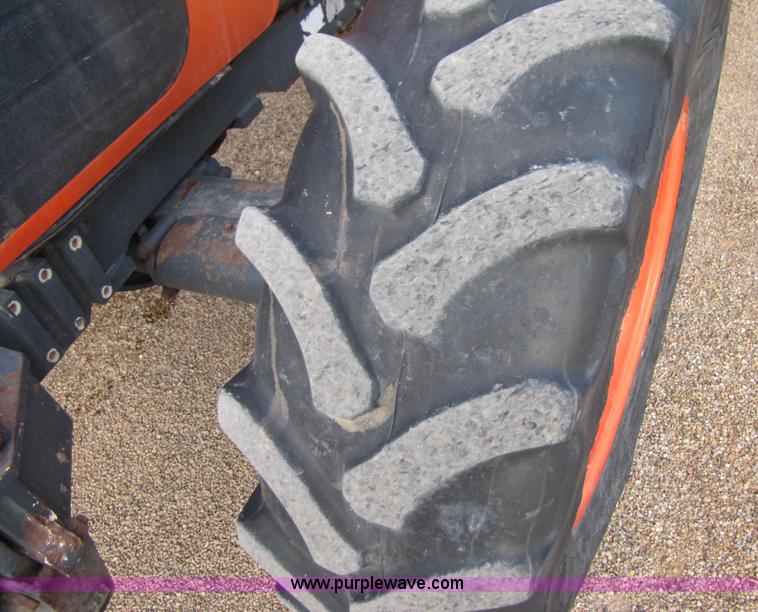 image for item 3479 2004 Kubota M105S MFWD tractor