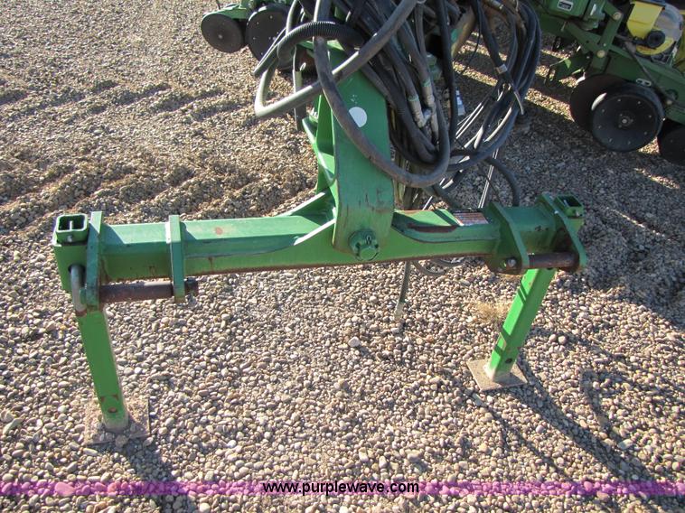 image for item 3480 2005 John Deere 1770 planter