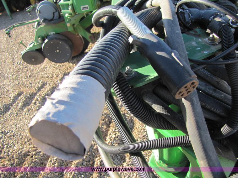 image for item 3480 2005 John Deere 1770 planter