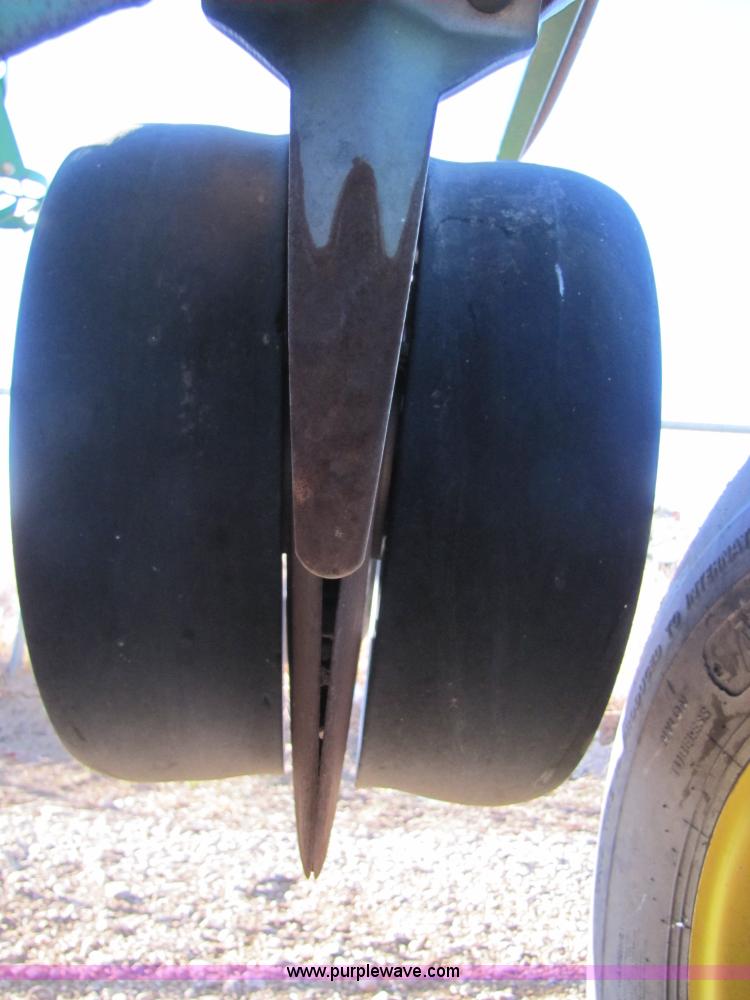 image for item 3480 2005 John Deere 1770 planter