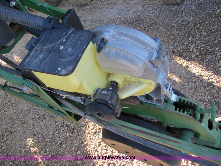 image for item 3480 2005 John Deere 1770 planter
