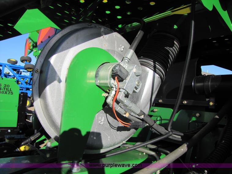 image for item 3480 2005 John Deere 1770 planter