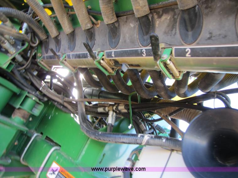 image for item 3480 2005 John Deere 1770 planter