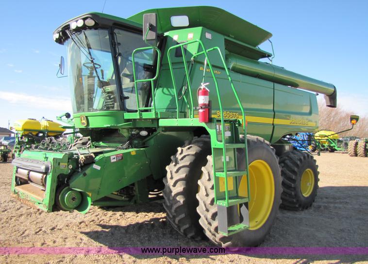 image for item 3483 2007 John Deere 9860STS combine