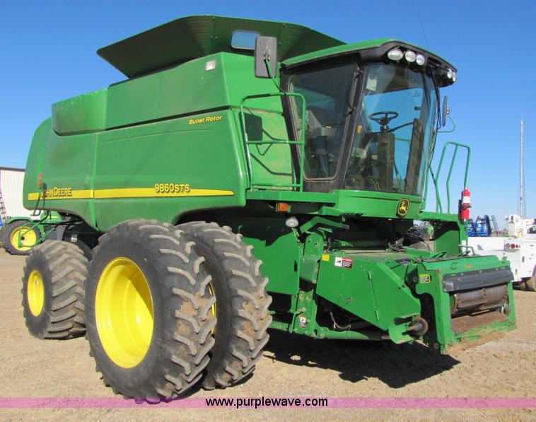 image for item 3483 2007 John Deere 9860STS combine