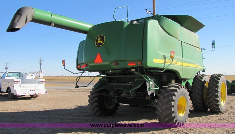 image for item 3483 2007 John Deere 9860STS combine