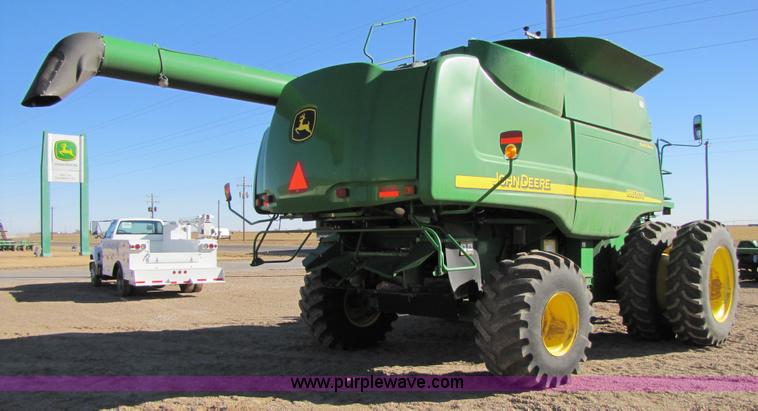 image for item 3483 2007 John Deere 9860STS combine