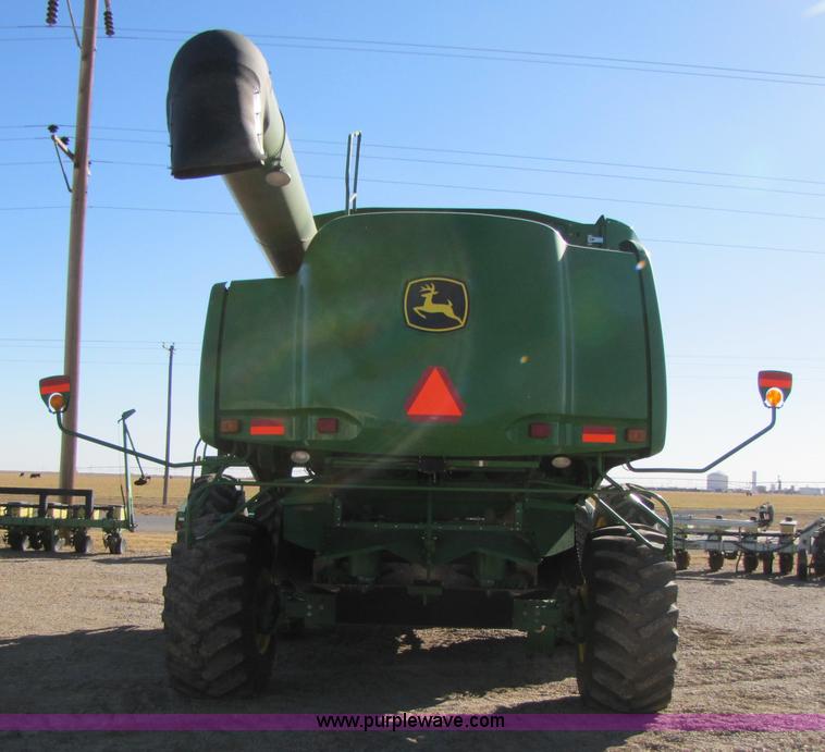 image for item 3483 2007 John Deere 9860STS combine