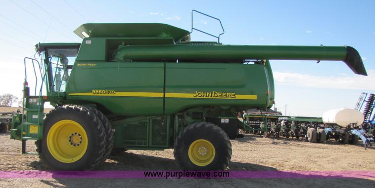 image for item 3483 2007 John Deere 9860STS combine