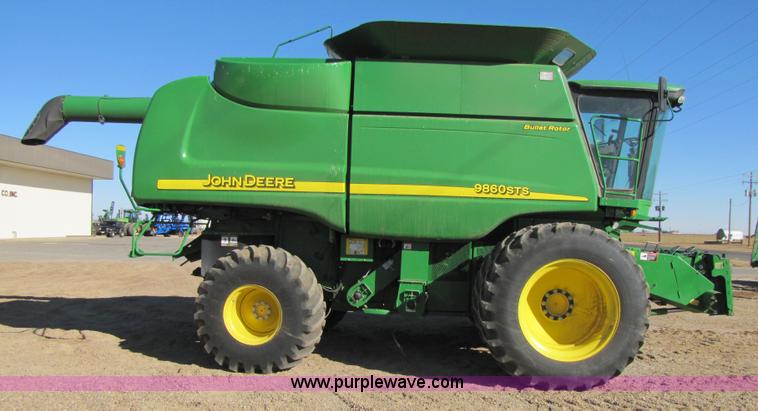 image for item 3483 2007 John Deere 9860STS combine