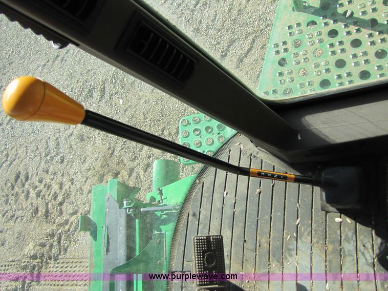 image for item 3483 2007 John Deere 9860STS combine